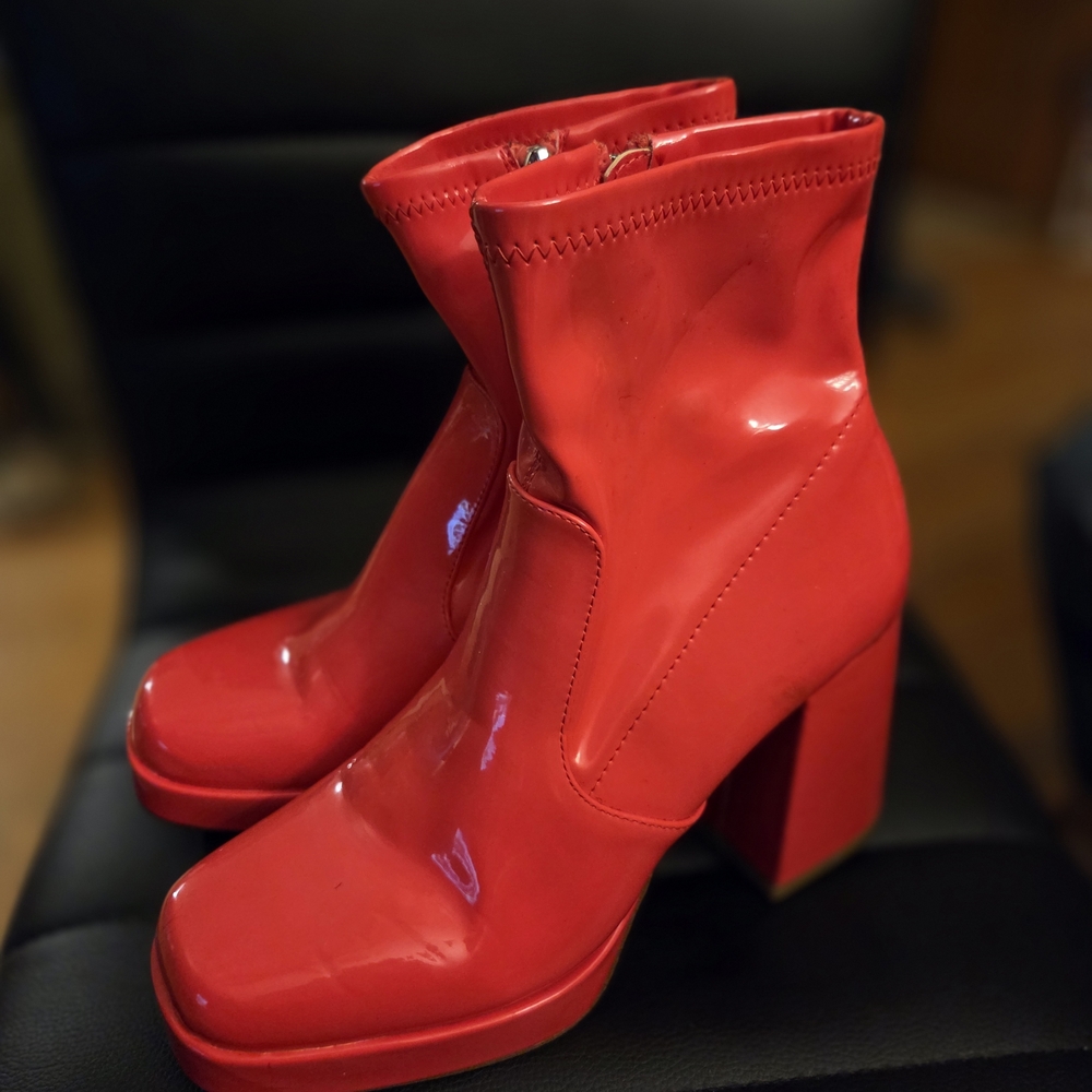 Steve Madden "Ever" Red Patent Leather Heeled Ankle Booties - Size 8
